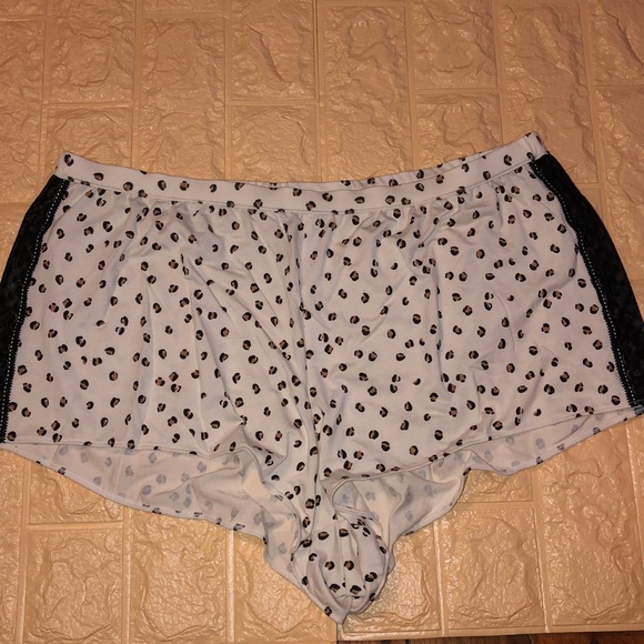 NWT VS PJ SET - Picture 5 of 8